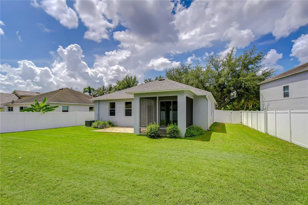 426 Summerlyn Drive Valrico FL 33594