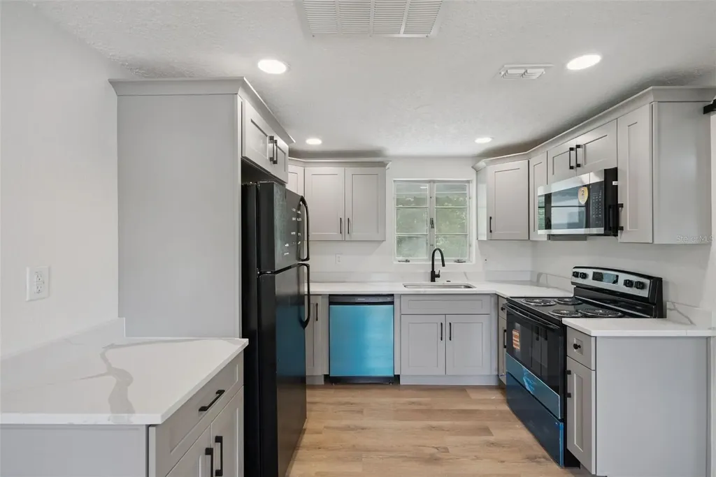 137 Lucerne Drive Debary FL 32713