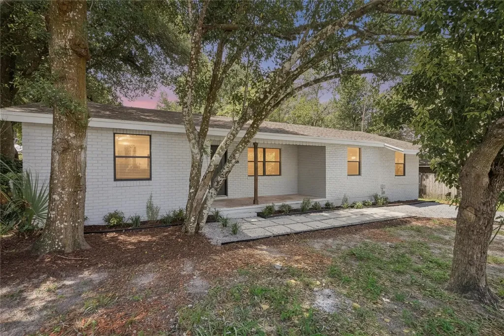 137 Lucerne Drive Debary FL 32713