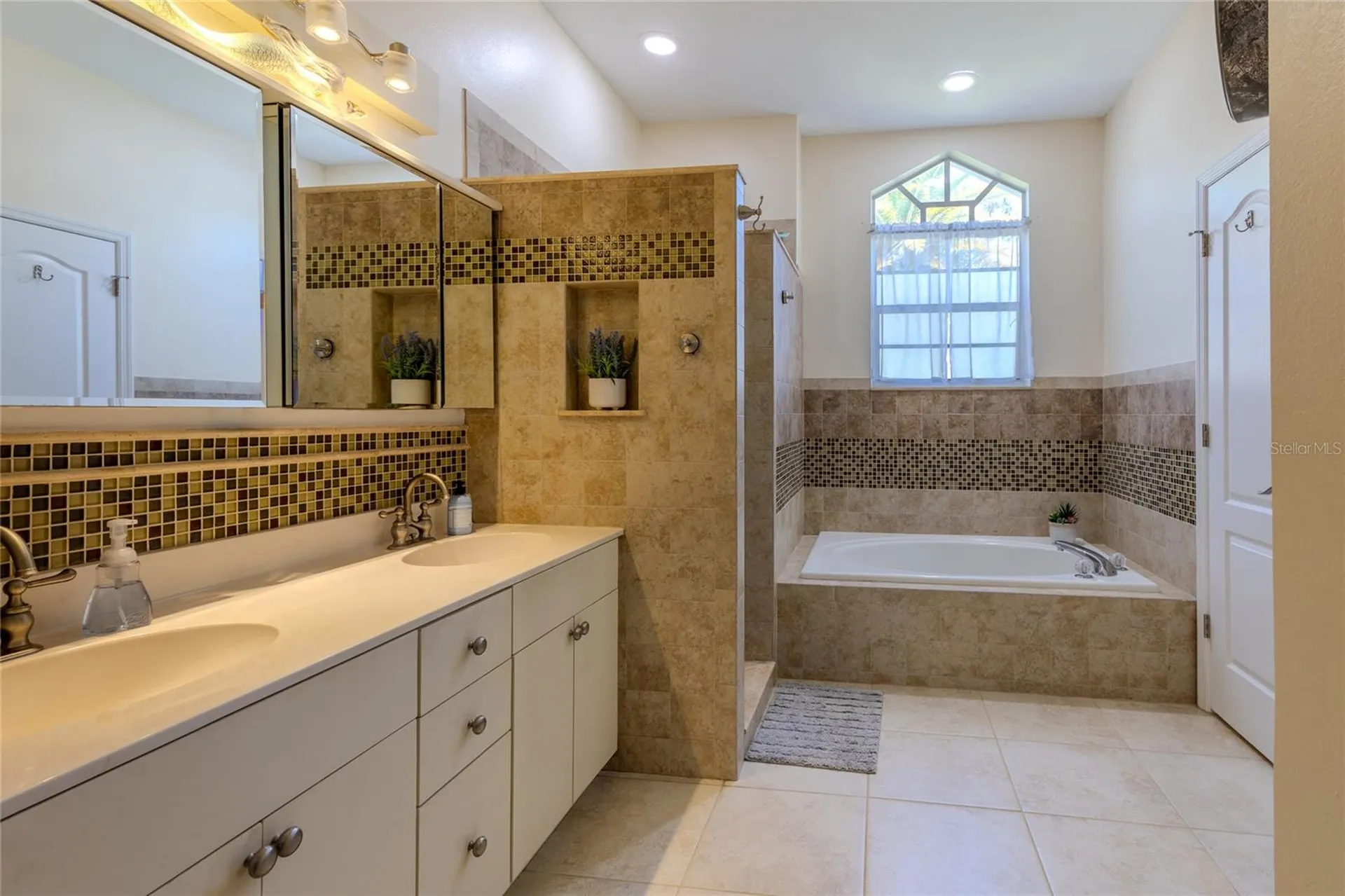 4092 Hearthstone Drive Sarasota FL 34238