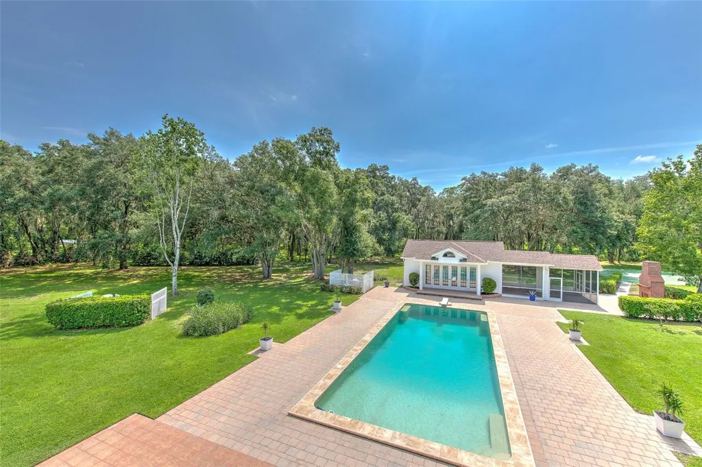 11444 Hammock Oaks Court Lithia FL 33547
