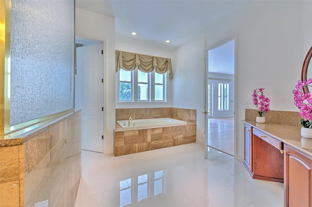 11444 Hammock Oaks Court Lithia FL 33547