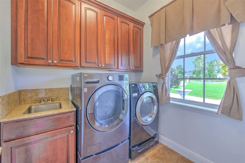 11444 Hammock Oaks Court Lithia FL 33547