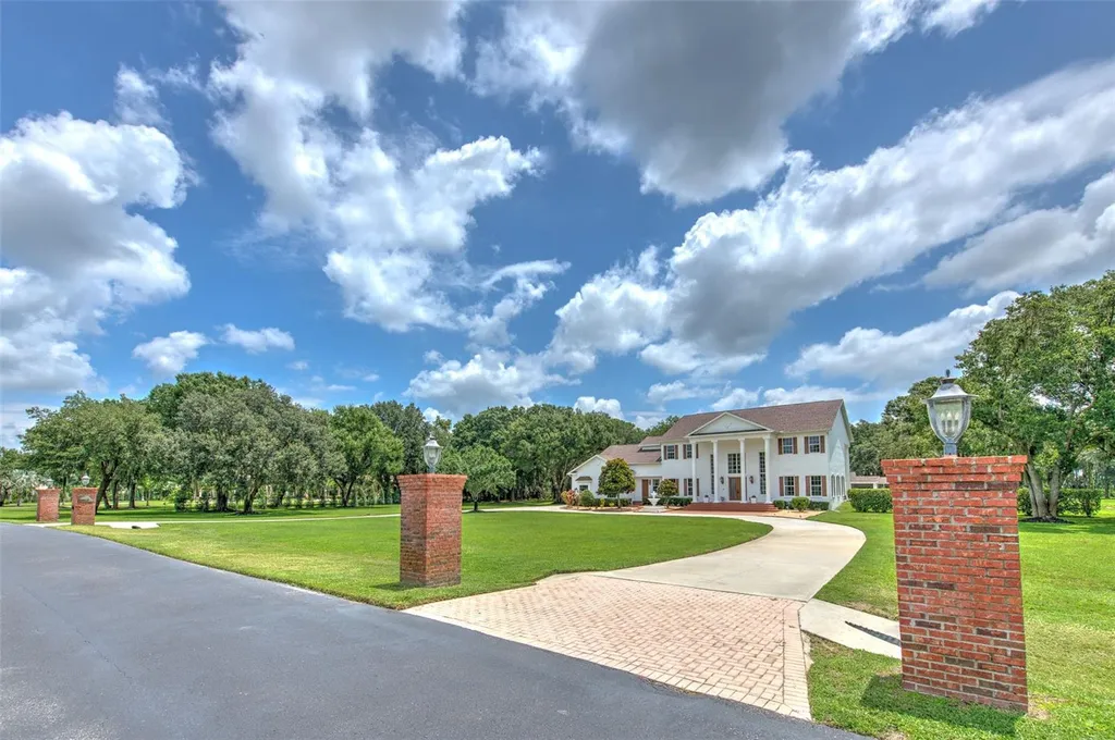 11444 Hammock Oaks Court Lithia FL 33547