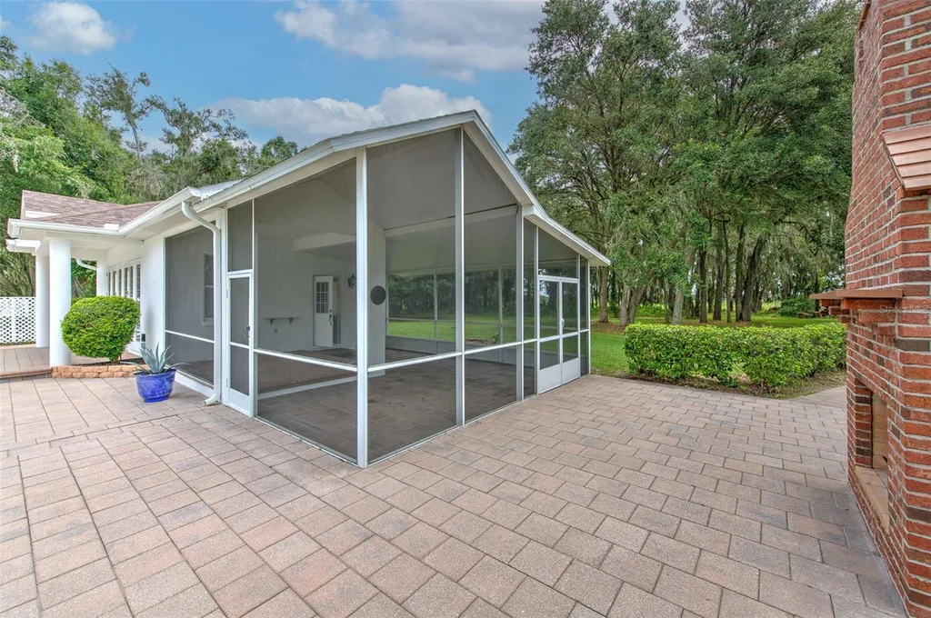 11444 Hammock Oaks Court Lithia FL 33547