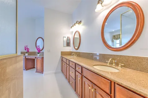 11444 Hammock Oaks Court Lithia FL 33547