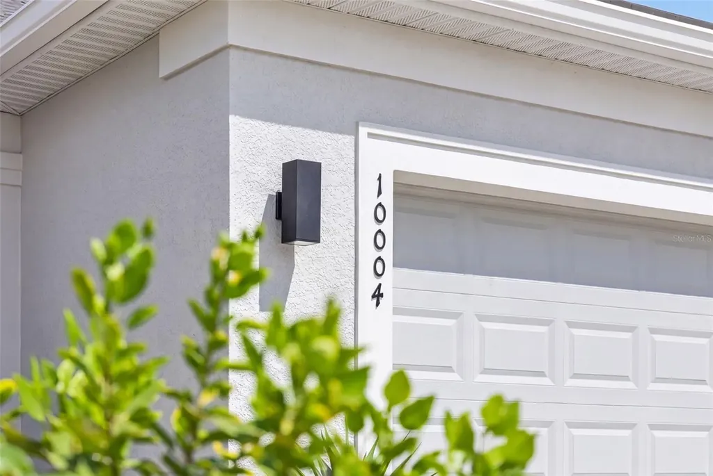 10004 Coral Shore Drive Englewood FL 34223