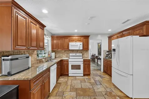 22740 County Road 44a Eustis FL 32736