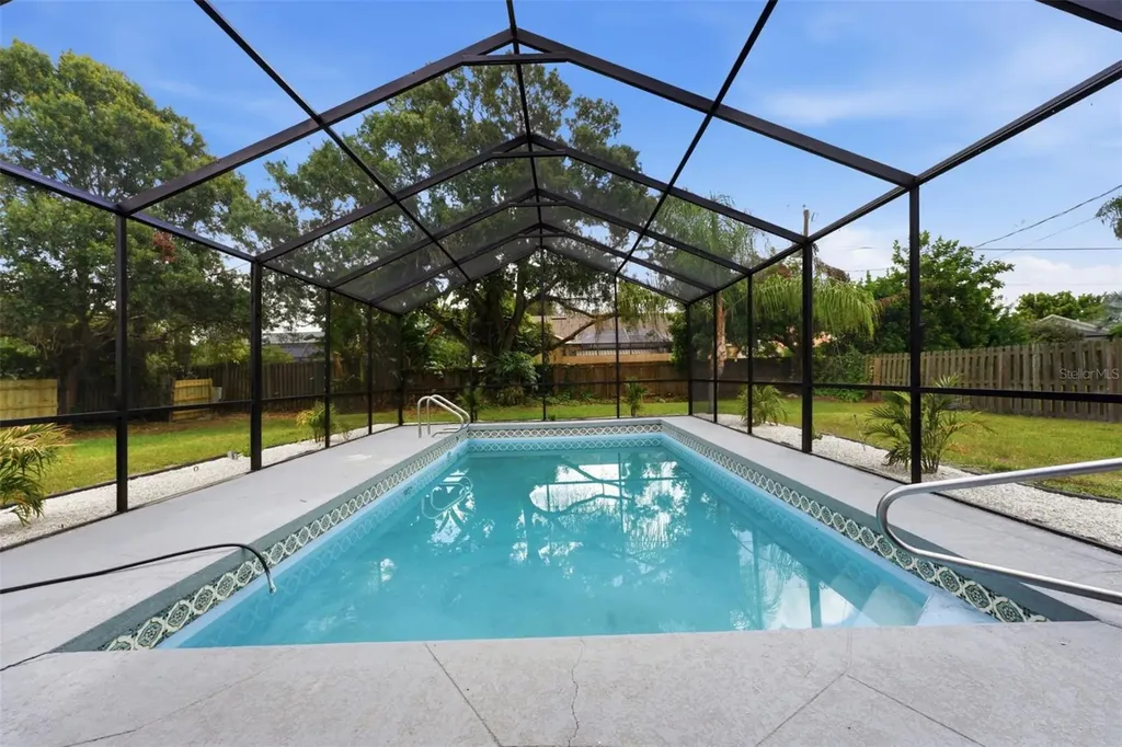 4731 Atlantic Avenue Sarasota FL 34233