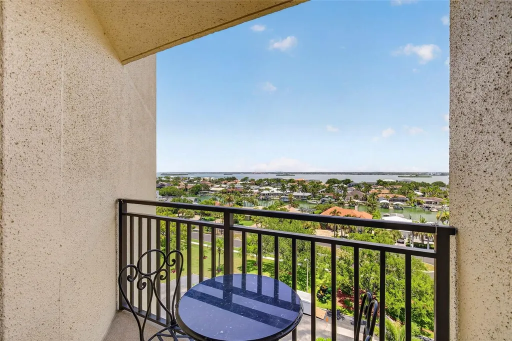 690 Island Way Clearwater Beach FL 33767