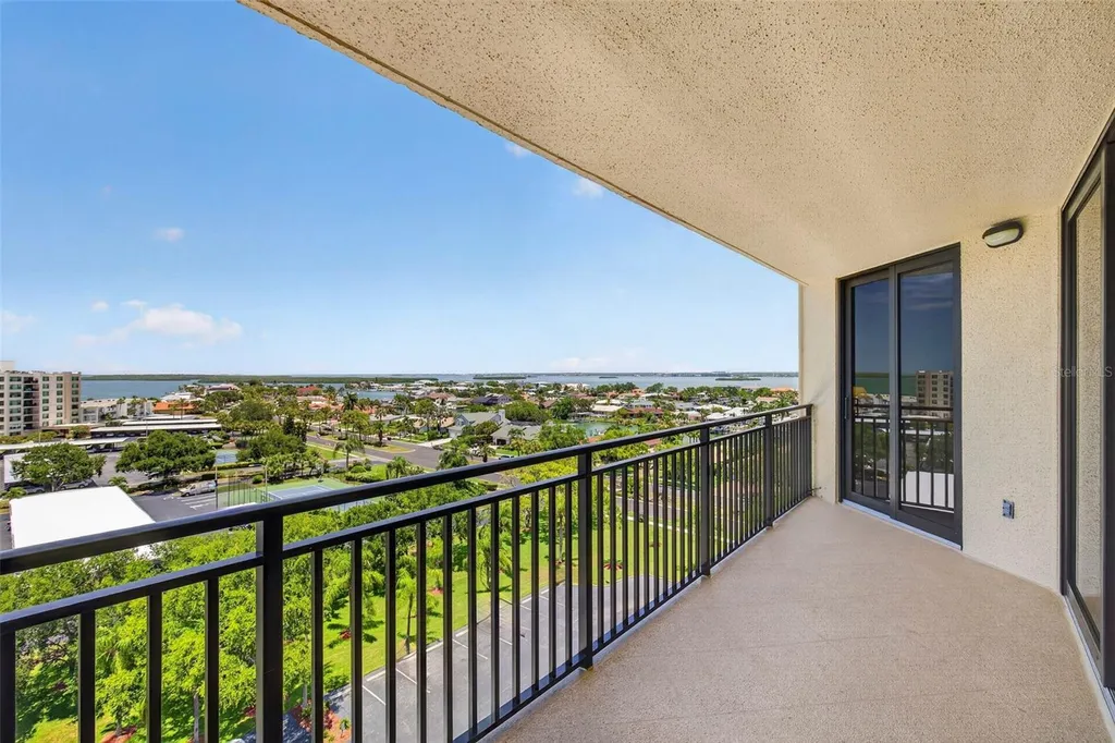 690 Island Way Clearwater Beach FL 33767