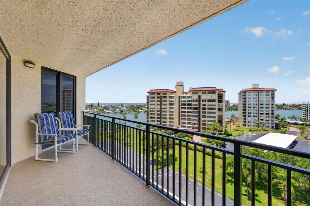 690 Island Way Clearwater Beach FL 33767