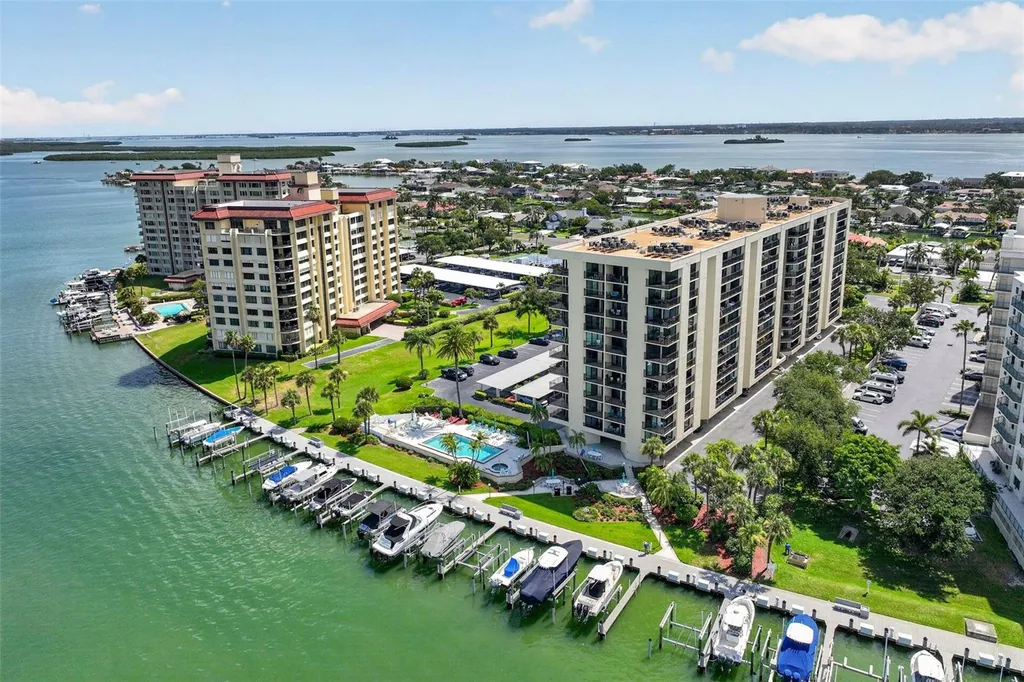 690 Island Way Clearwater Beach FL 33767