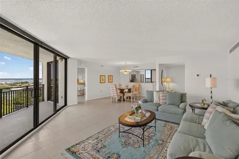 690 Island Way Clearwater Beach FL 33767