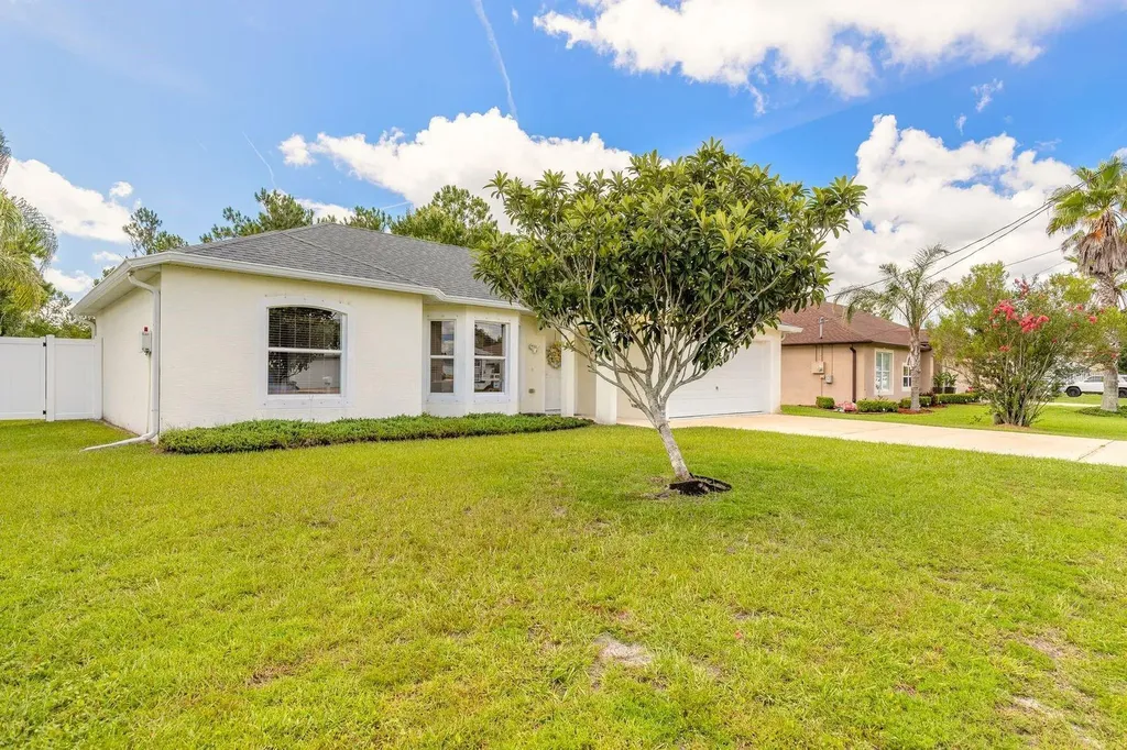 18 Lee Drive Palm Coast FL 32137