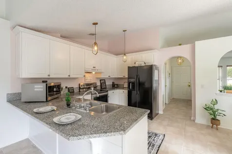 18 Lee Drive Palm Coast FL 32137