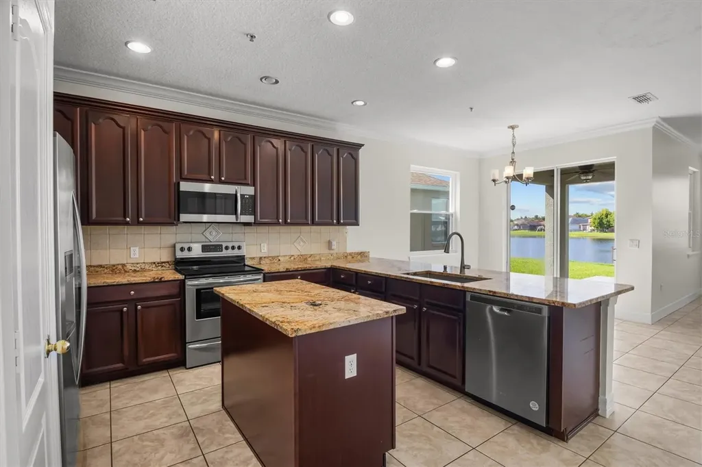 10550 Eastpark Woods Drive Orlando FL 32832