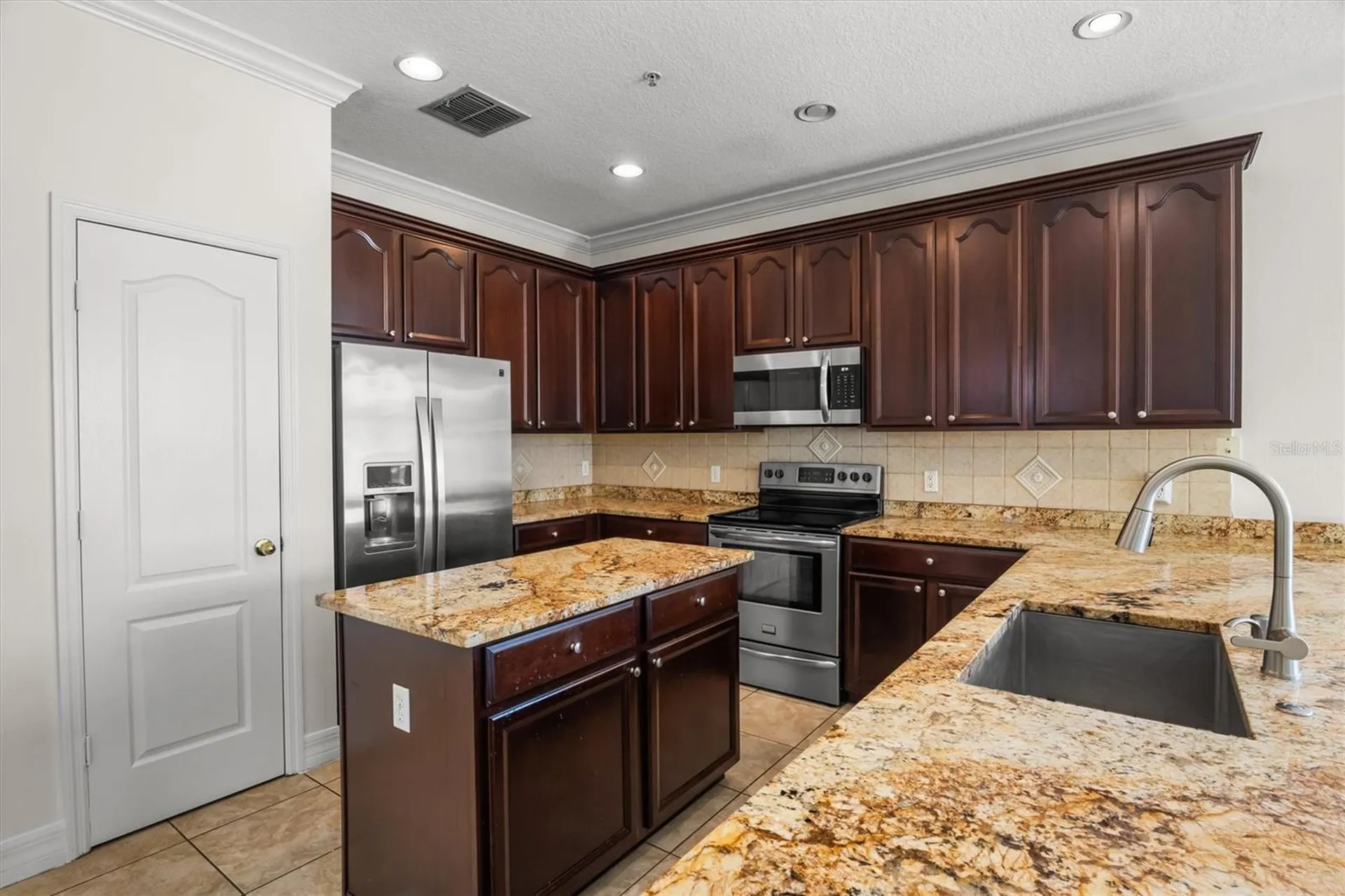 10550 Eastpark Woods Drive Orlando FL 32832