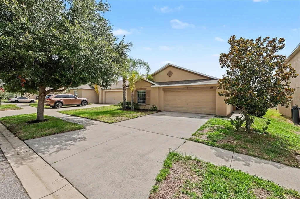 204 English Channel Place Dover FL 33527