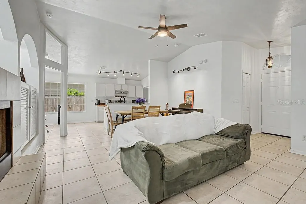 2068 NW 88th Street Gainesville FL 32606