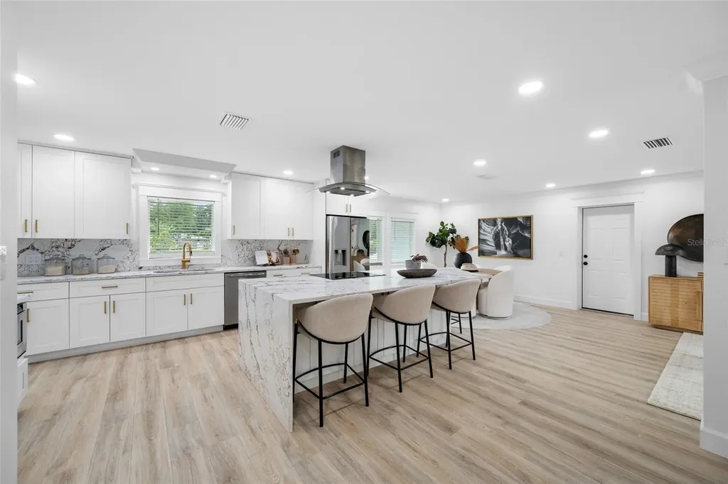 380 Villagrande Avenue S St Petersburg FL 33707