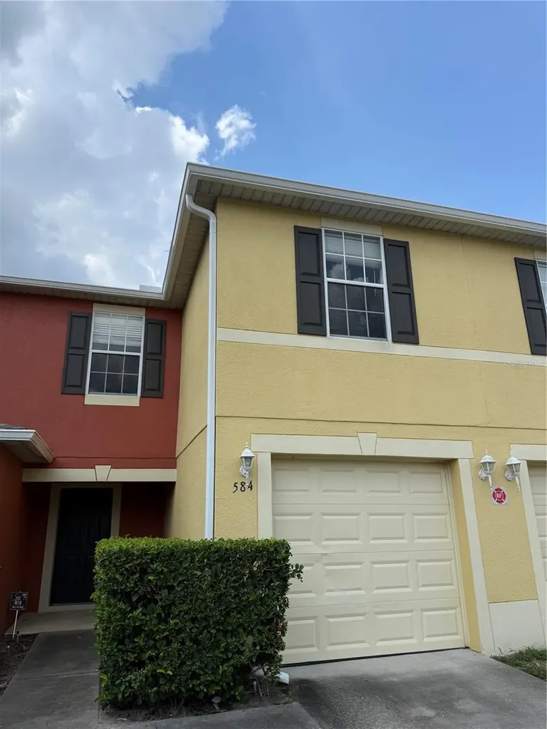584 Cresting Oak Circle Orlando FL 32824