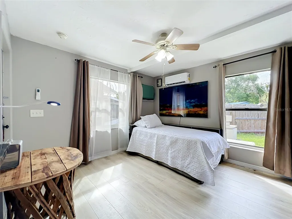 52 Clark Street Oviedo FL 32765