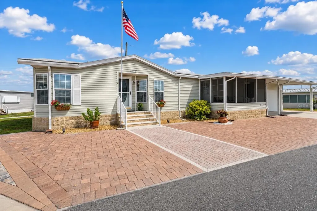 1710 Indiana Avenue Bradenton FL 34207