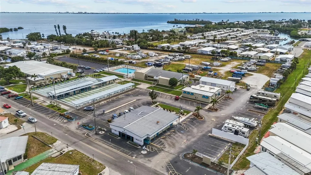 1710 Indiana Avenue Bradenton FL 34207