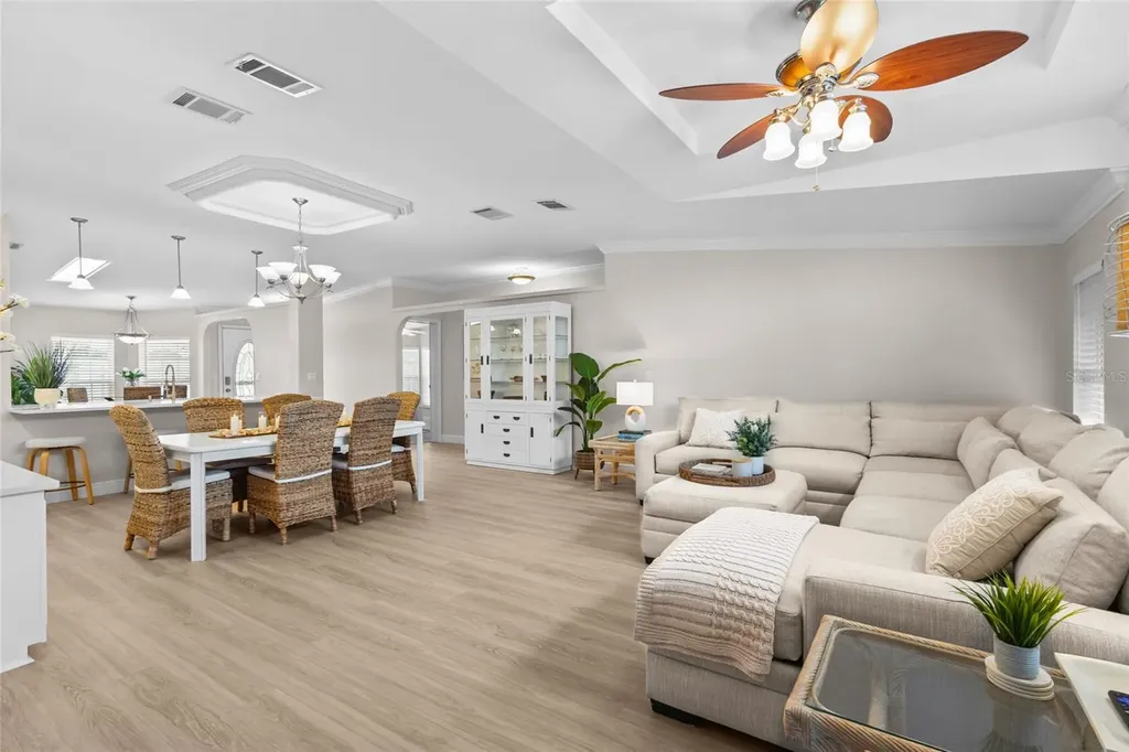 1710 Indiana Avenue Bradenton FL 34207