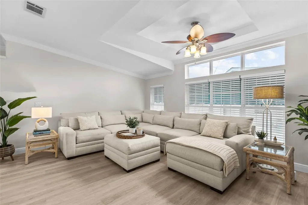 1710 Indiana Avenue Bradenton FL 34207