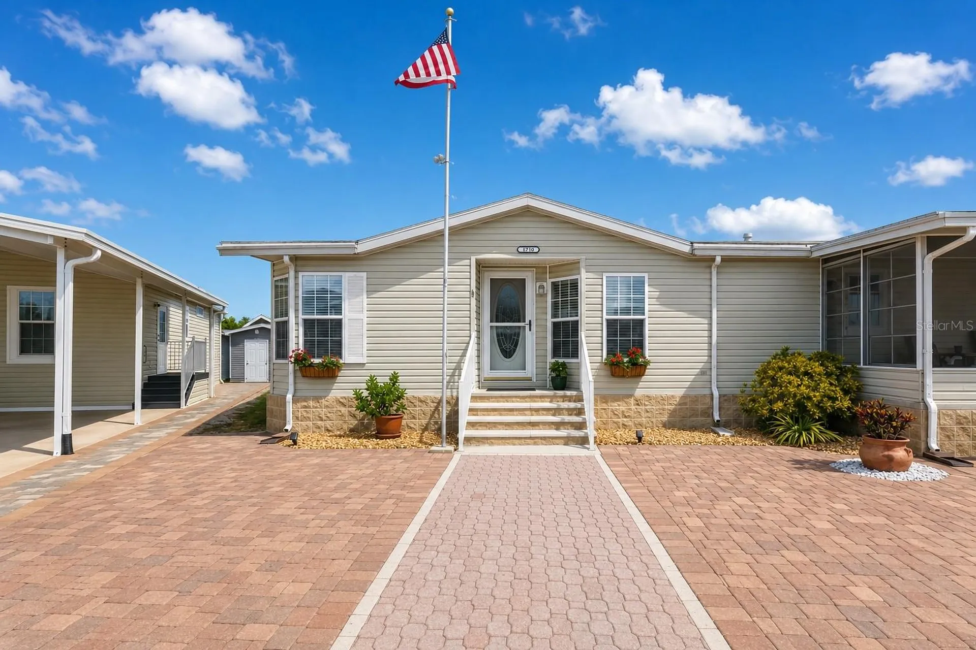 1710 Indiana Avenue Bradenton FL 34207