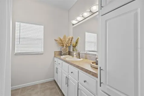 1710 Indiana Avenue Bradenton FL 34207