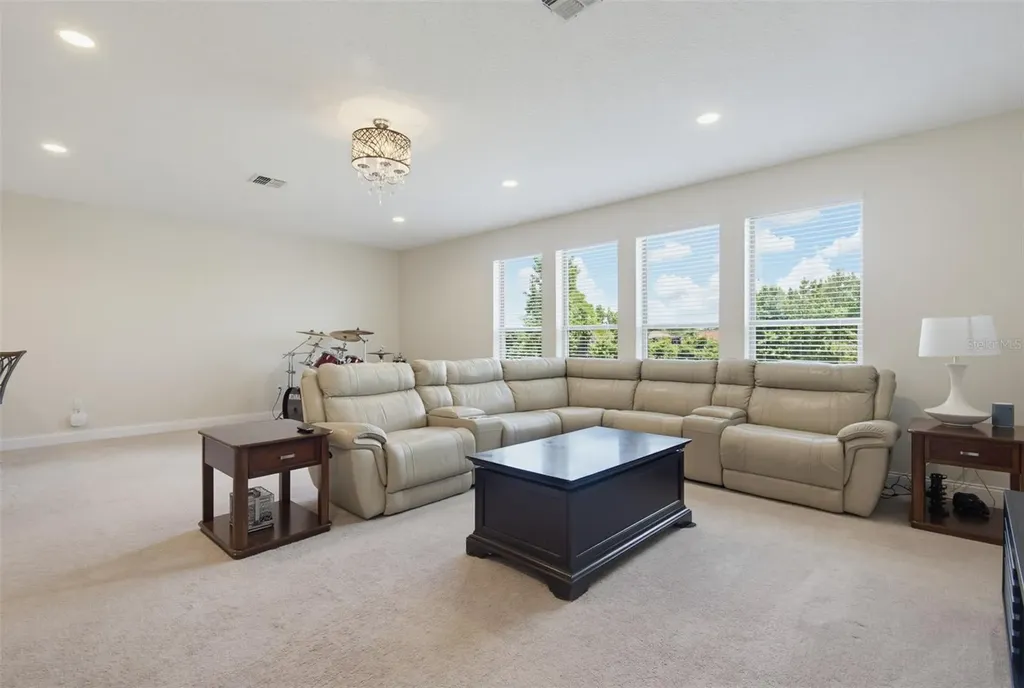 143 Rosa Bella View Debary FL 32713