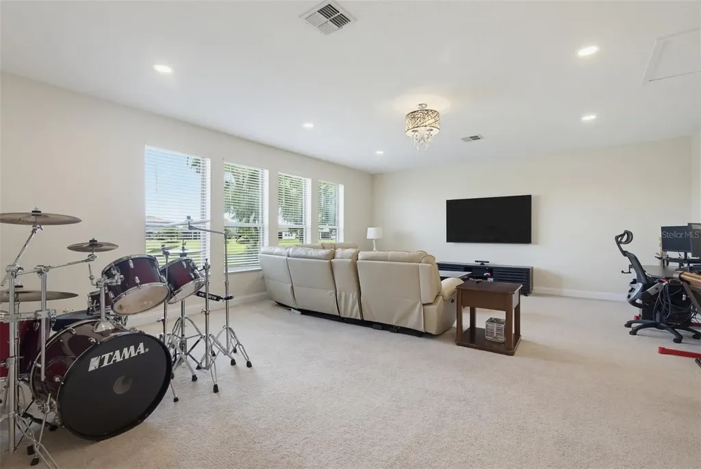 143 Rosa Bella View Debary FL 32713
