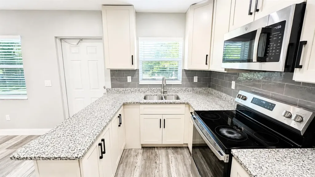 2728 Goodrich Avenue Sarasota FL 34234