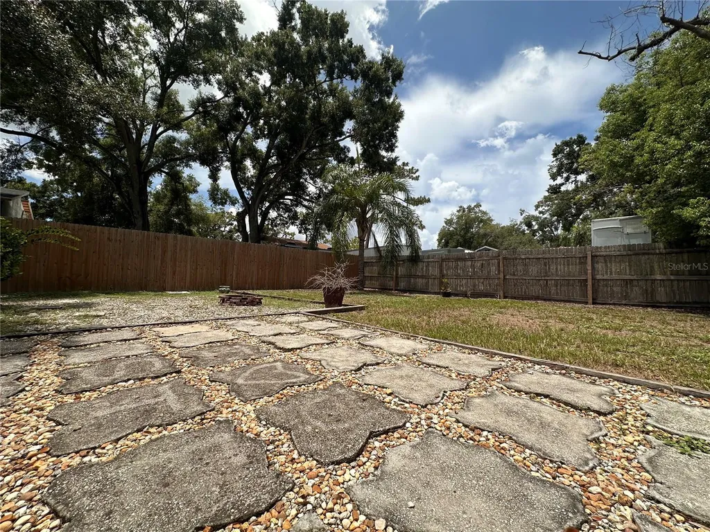 809 W Hiawatha Street Tampa FL 33604