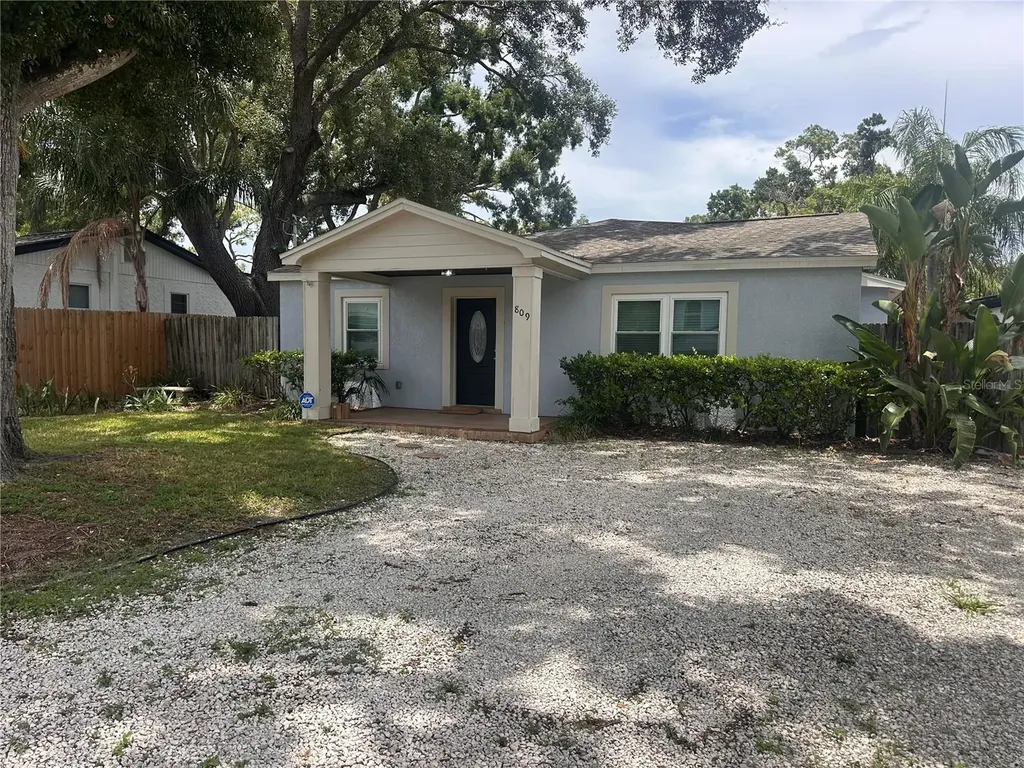 809 W Hiawatha Street Tampa FL 33604