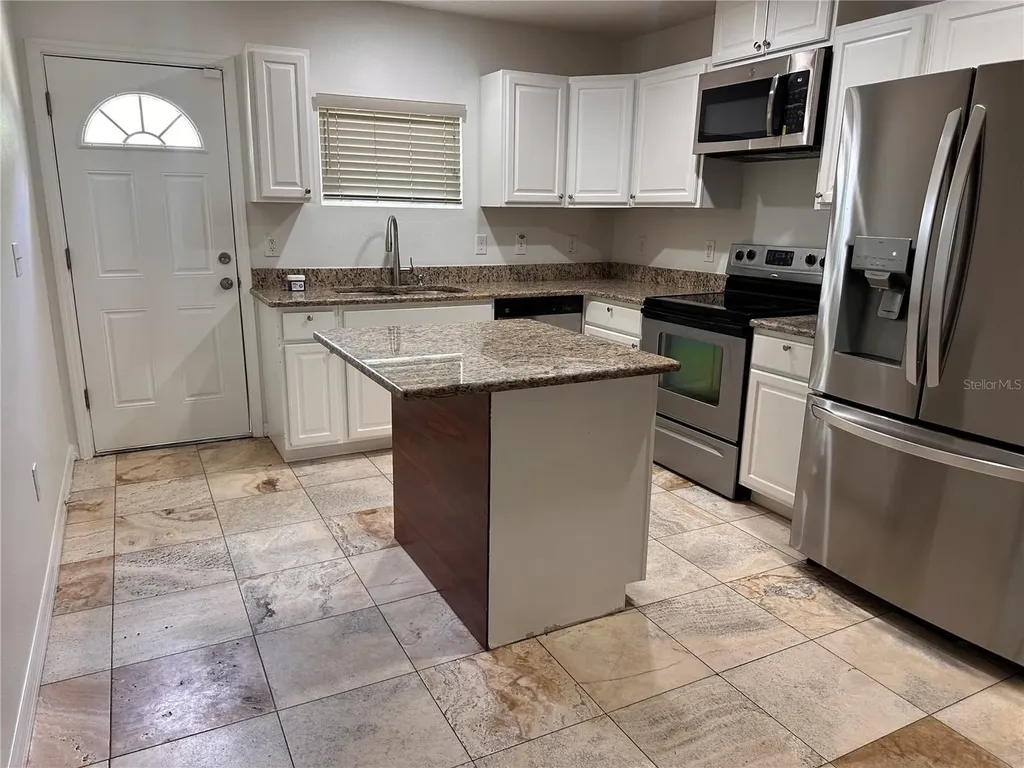 809 W Hiawatha Street Tampa FL 33604