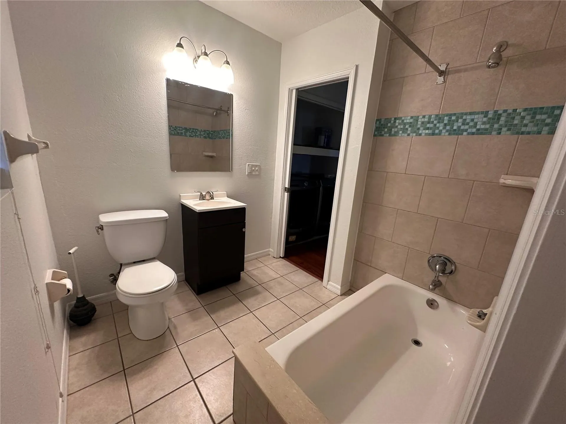 809 W Hiawatha Street Tampa FL 33604
