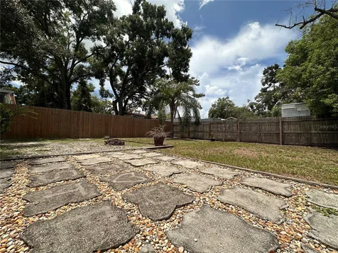 809 W Hiawatha Street Tampa FL 33604