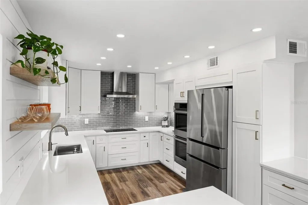 5121 Oxford Drive Sarasota FL 34242