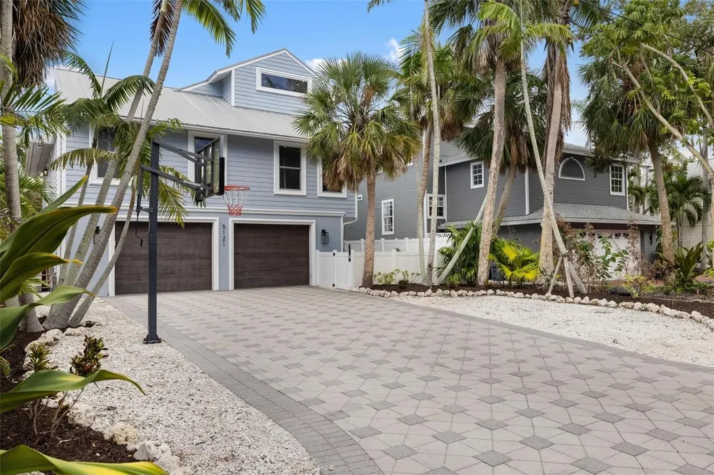 5121 Oxford Drive Sarasota FL 34242