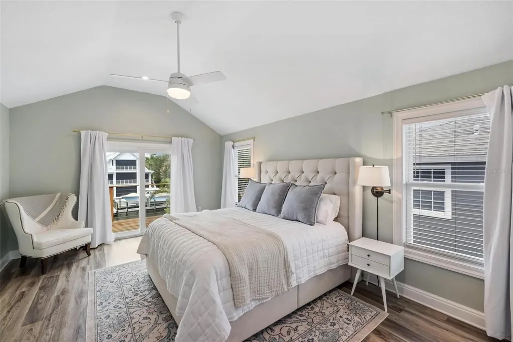 5121 Oxford Drive Sarasota FL 34242