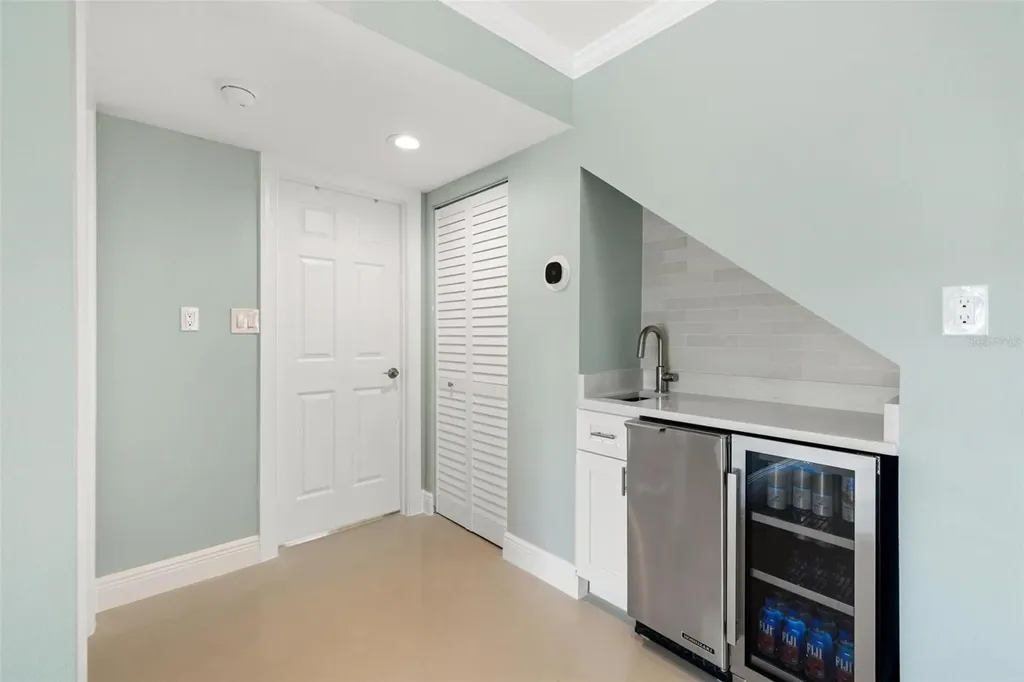 5121 Oxford Drive Sarasota FL 34242