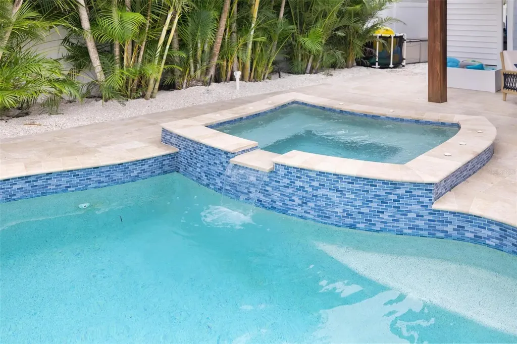 5121 Oxford Drive Sarasota FL 34242