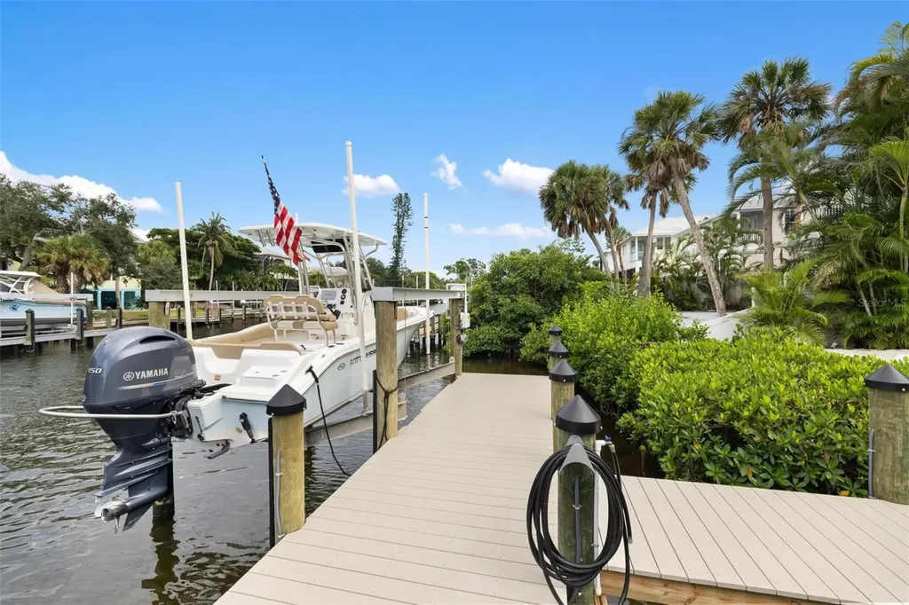 5121 Oxford Drive Sarasota FL 34242