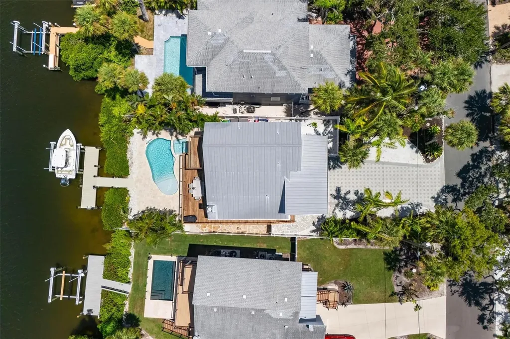 5121 Oxford Drive Sarasota FL 34242