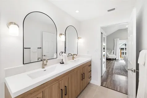 5121 Oxford Drive Sarasota FL 34242
