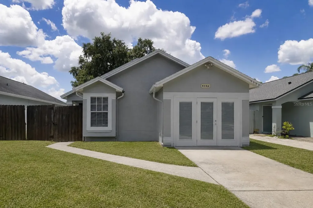 9752 Piney Point Circle Orlando FL 32825